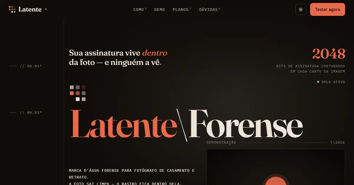 Latente's landing page: the headline 'Latente\Forense' in coral and cream serif on a dark background, promising a signature that lives inside the photo, unseen.